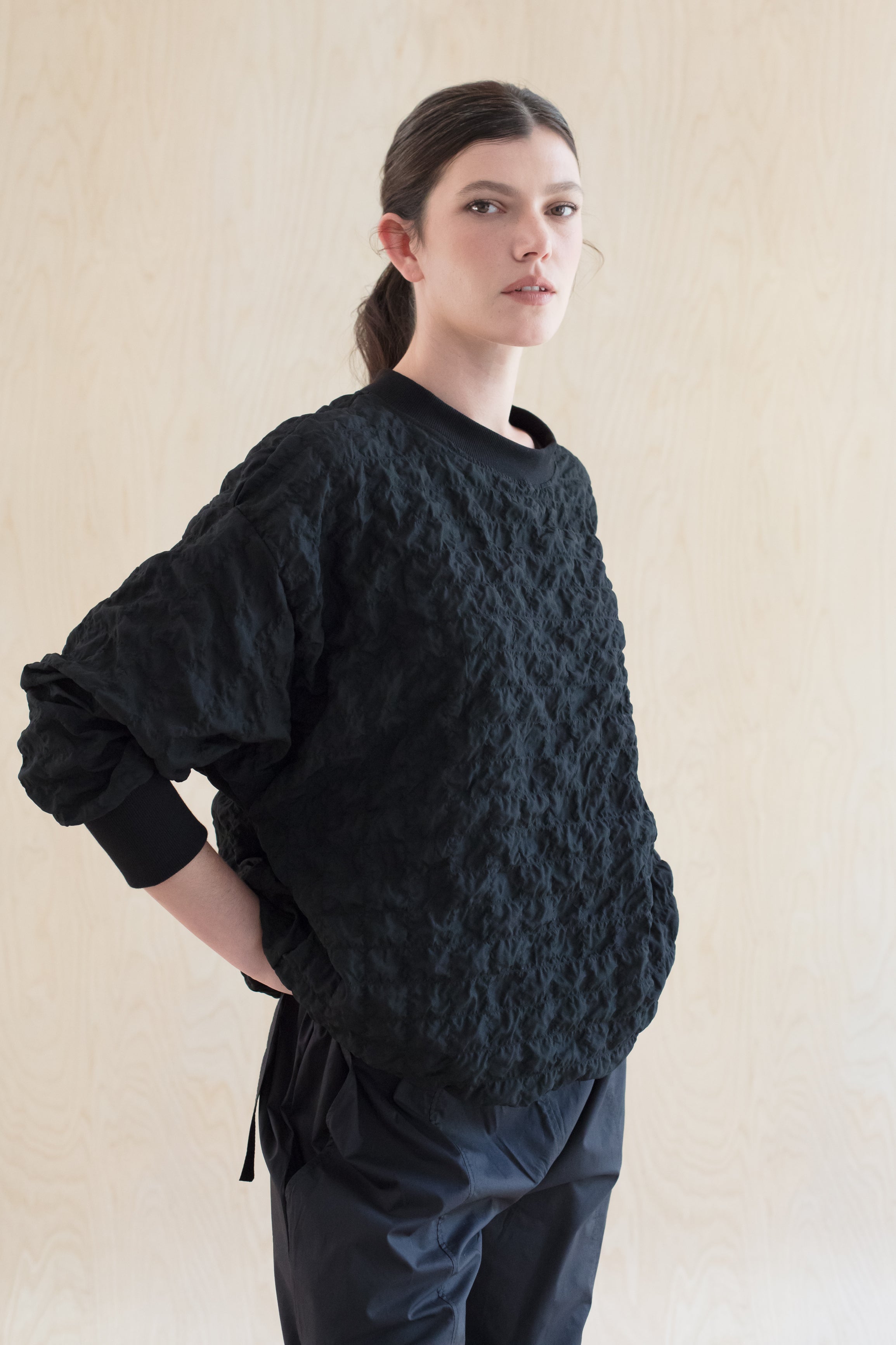 SHIRRED top - טופ כיווצים שחור