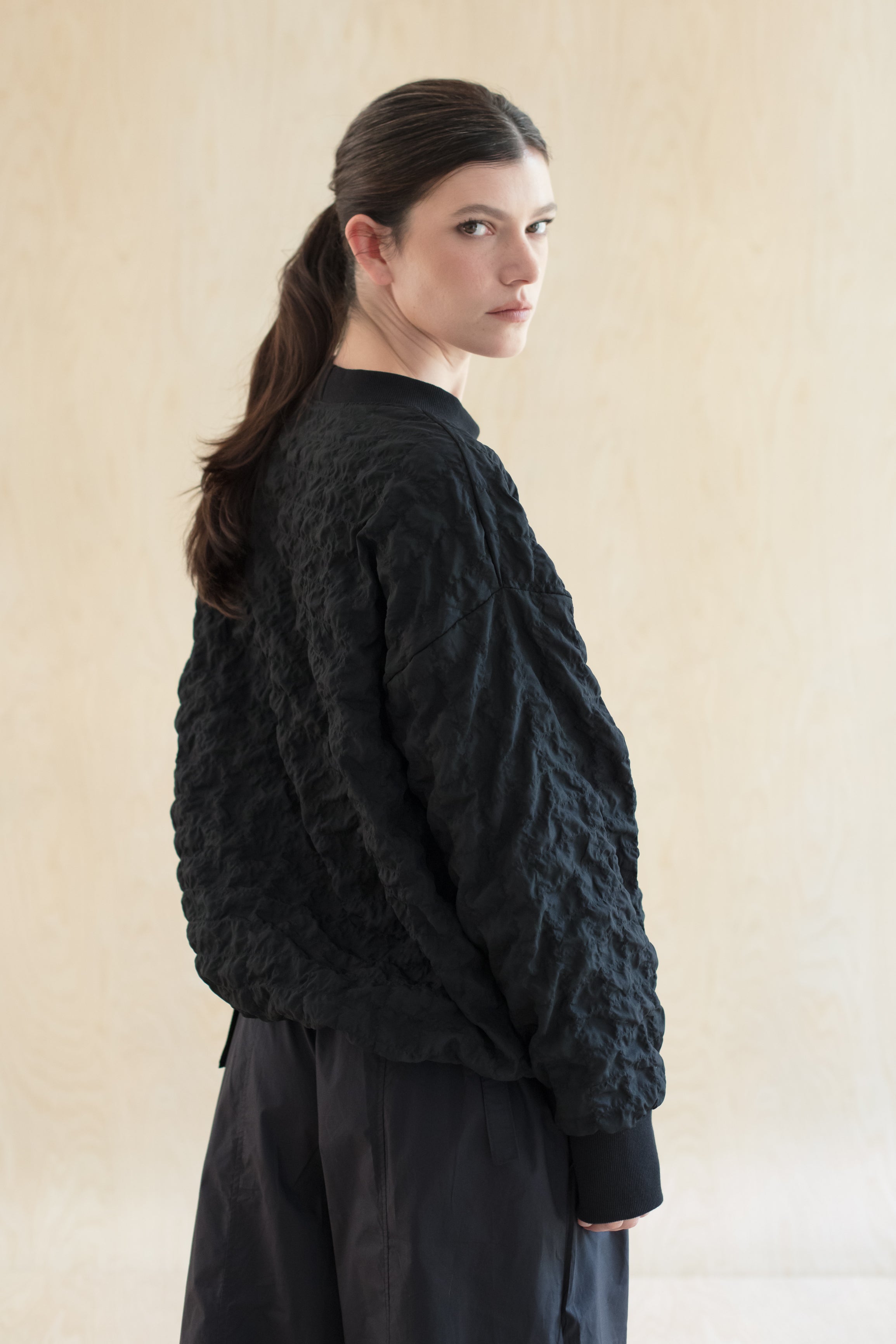 SHIRRED top - טופ כיווצים שחור