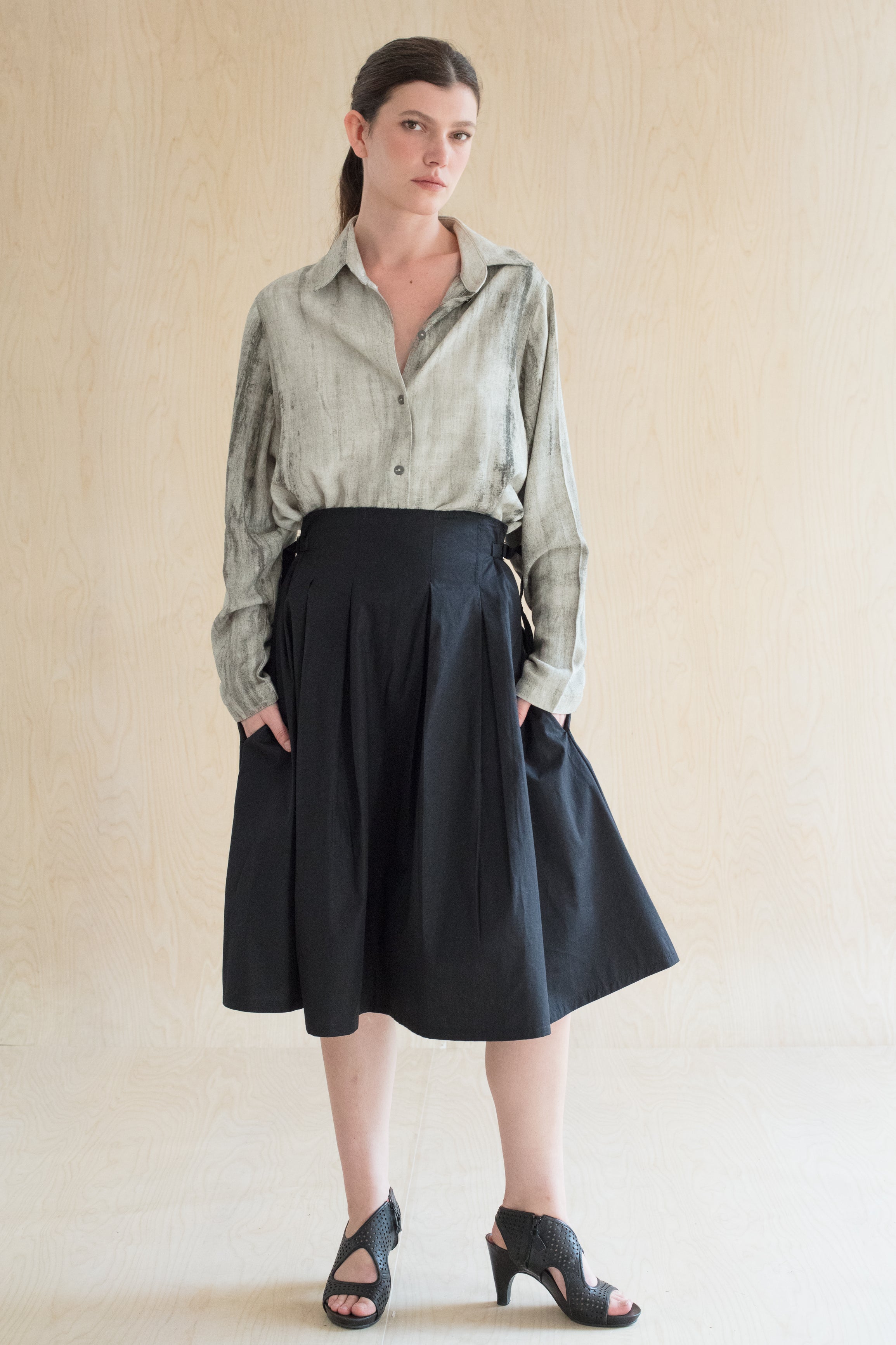 SENSU skirt -  חצאית קפלים שחורה