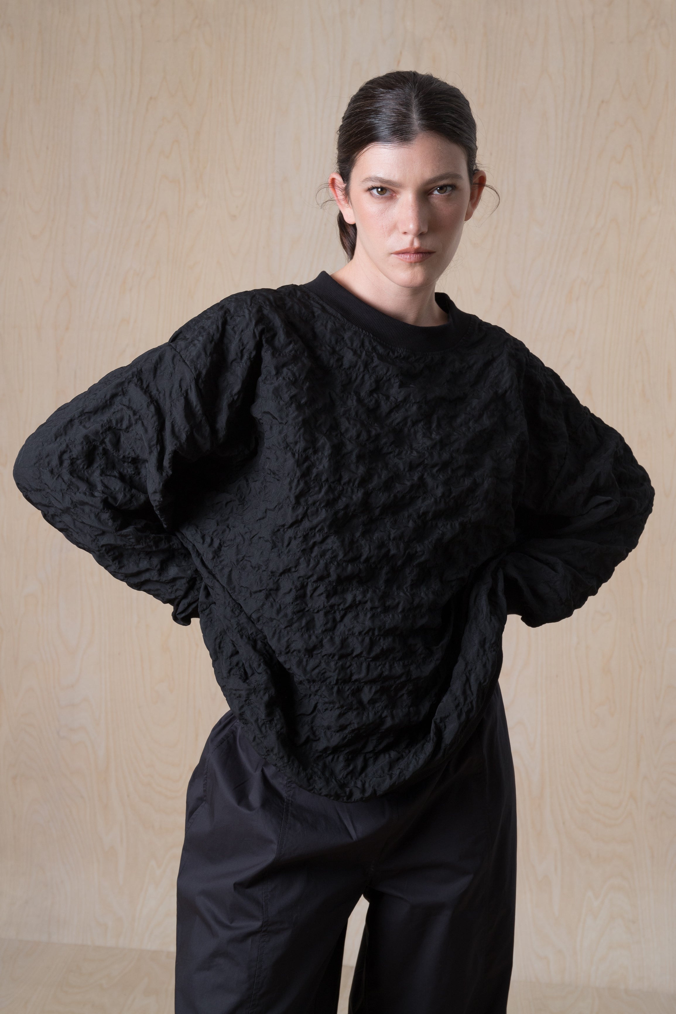 SHIRRED top - טופ כיווצים שחור