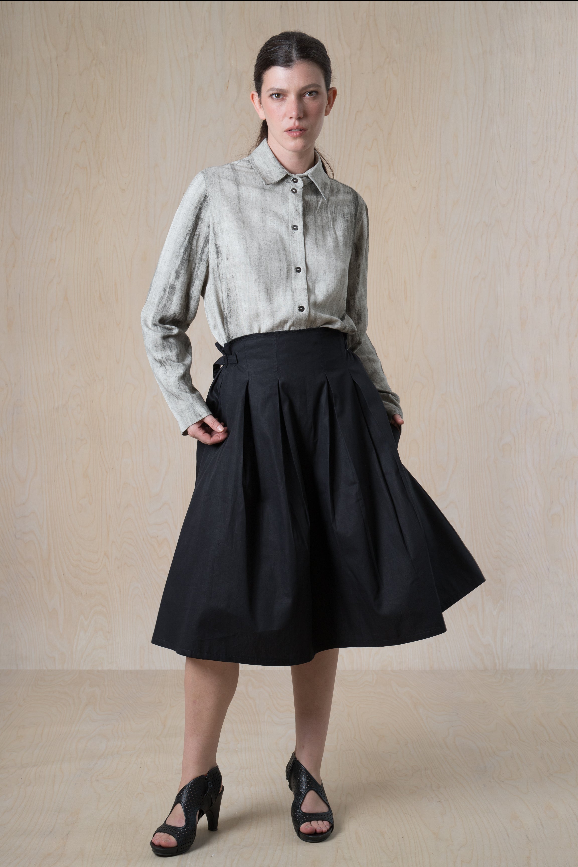 SENSU skirt -  חצאית קפלים שחורה