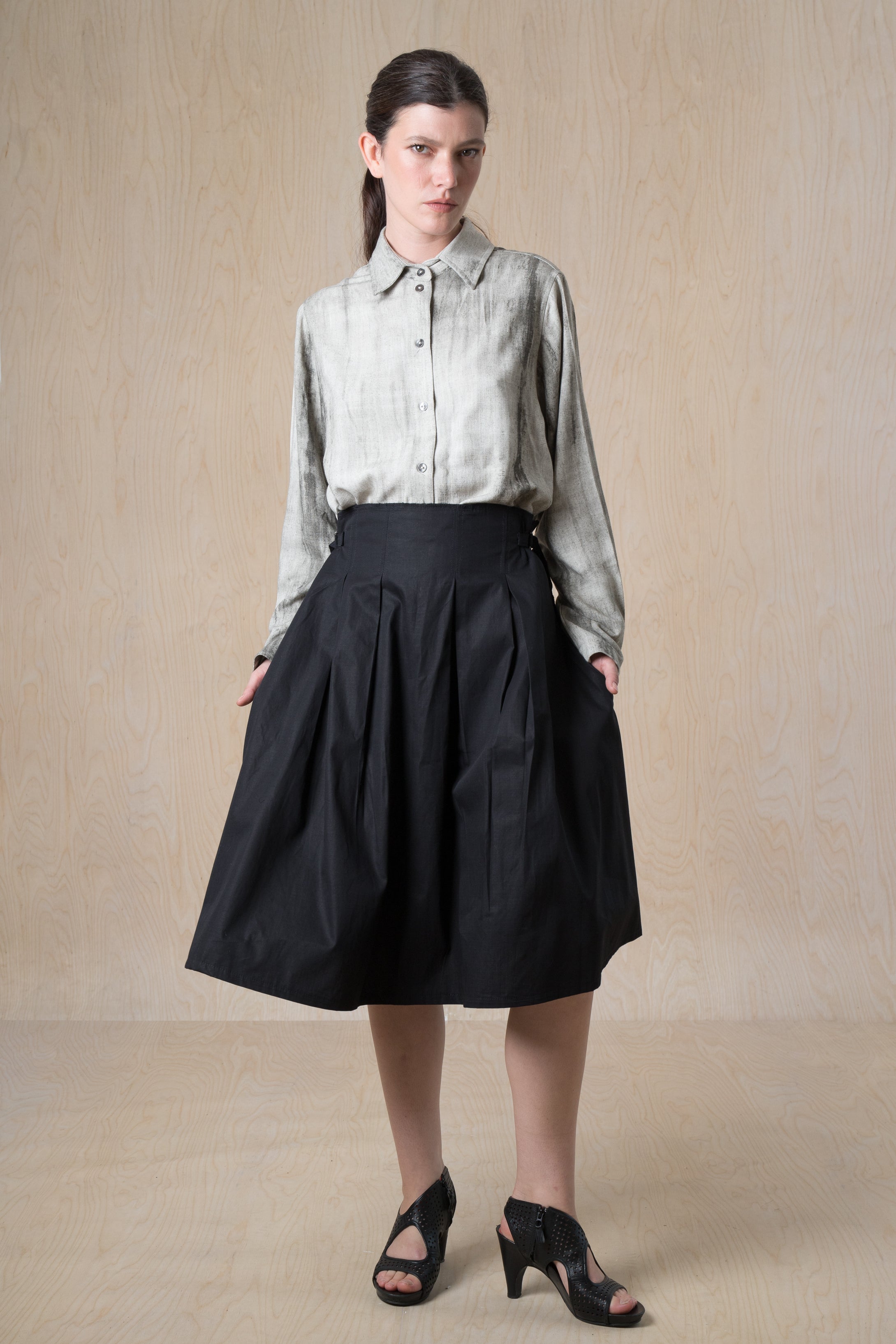 SENSU skirt -  חצאית קפלים שחורה