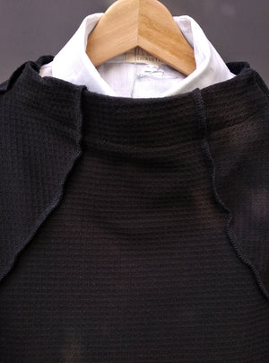 SQUARES Stand Collar Top
